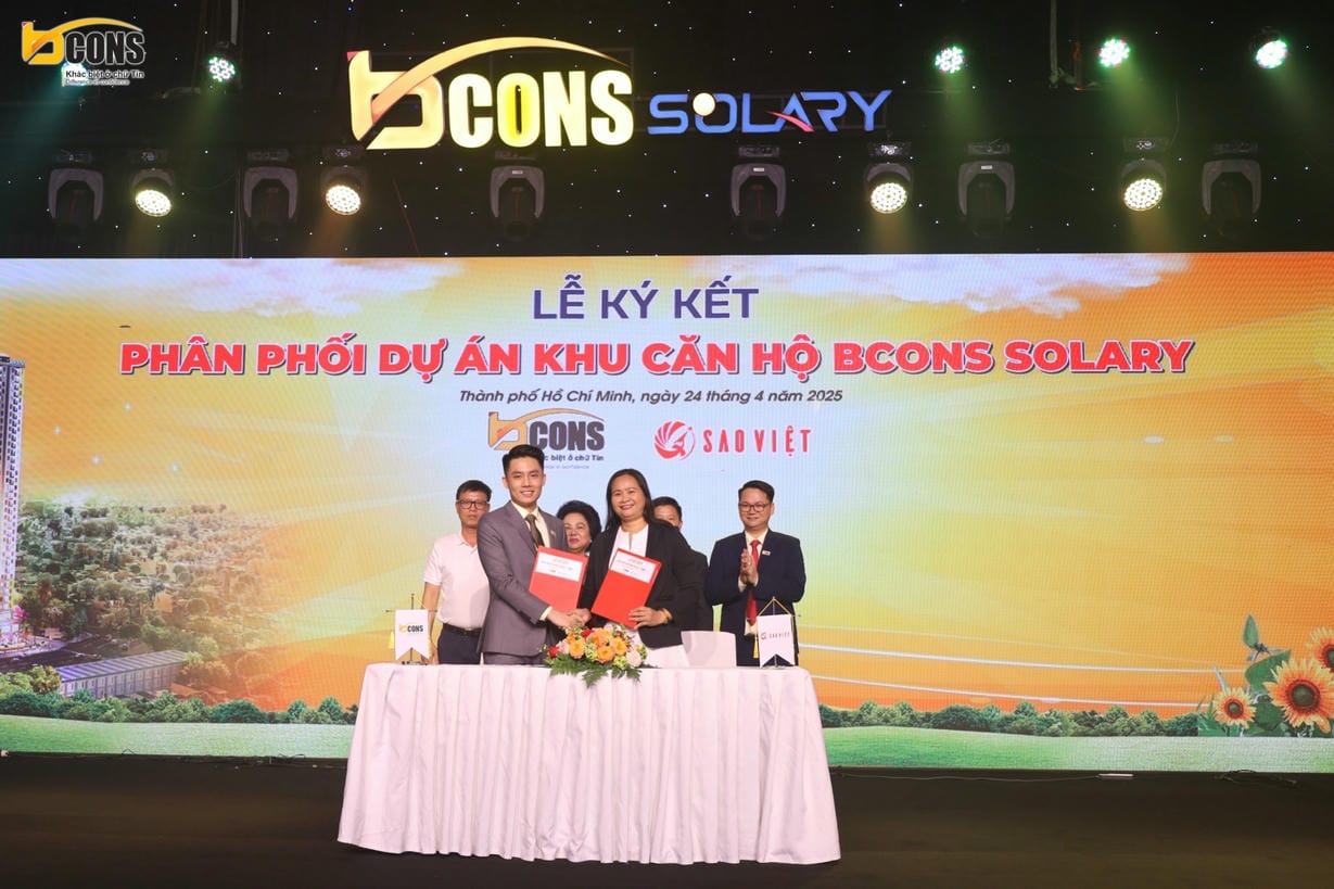 Tập đoàn Bcons và Công ty Sao Việt ký kết phân phối dự án khu căn hộ Bcons Solary tại sự kiện